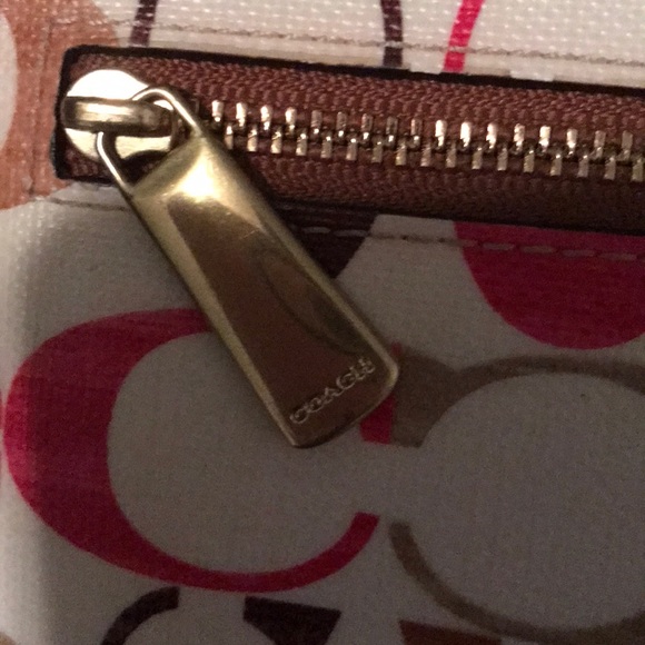 Coach Wallet! - Picture 5 of 7